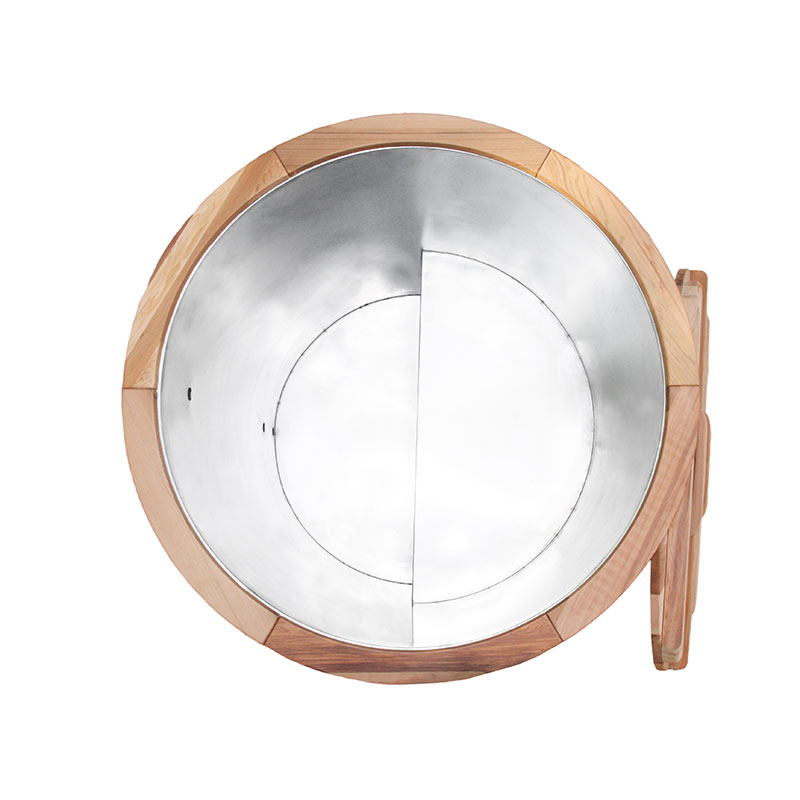 Puidust külm sukeldumisvann