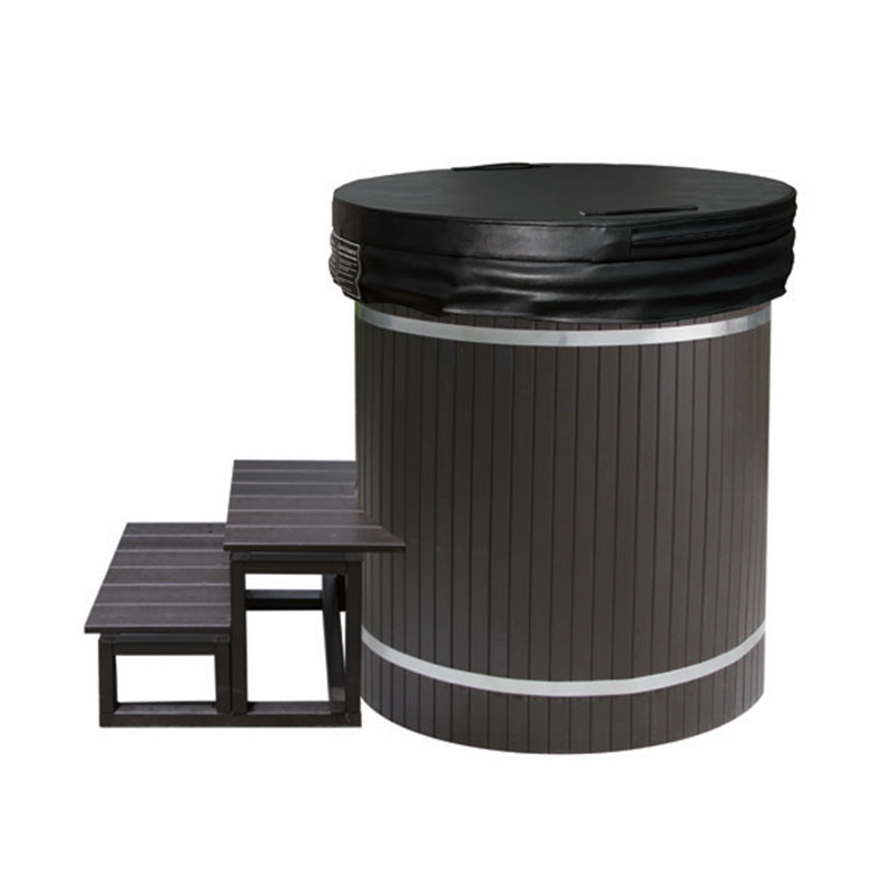 Puidust külm sukeldumisvann